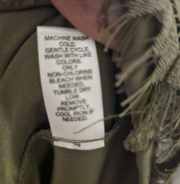 Est. 1946 Army Green Floral Lace Flowy Tunic Plus Size 26/28W New without Tags - Picture 6 of 6